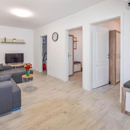 Suite Apartment Toni Poljana  المظهر الخارجي الصورة