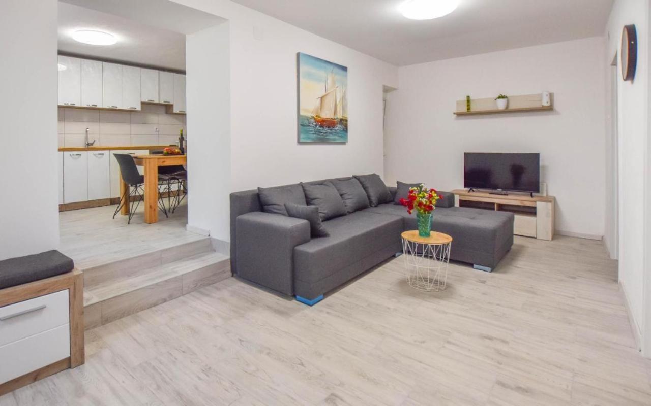 Suite Apartment Toni Poljana  المظهر الخارجي الصورة