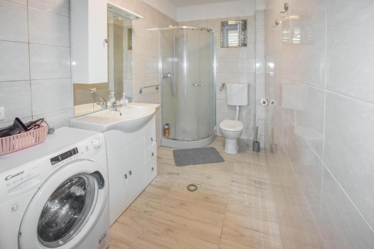 Suite Apartment Toni Poljana  المظهر الخارجي الصورة