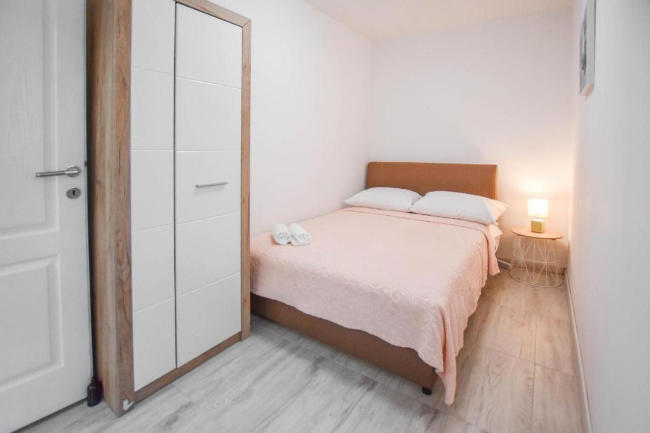 Suite Apartment Toni Poljana  المظهر الخارجي الصورة