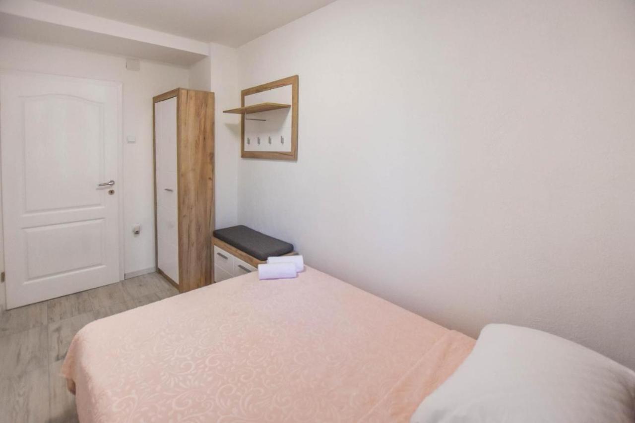 Suite Apartment Toni Poljana  المظهر الخارجي الصورة