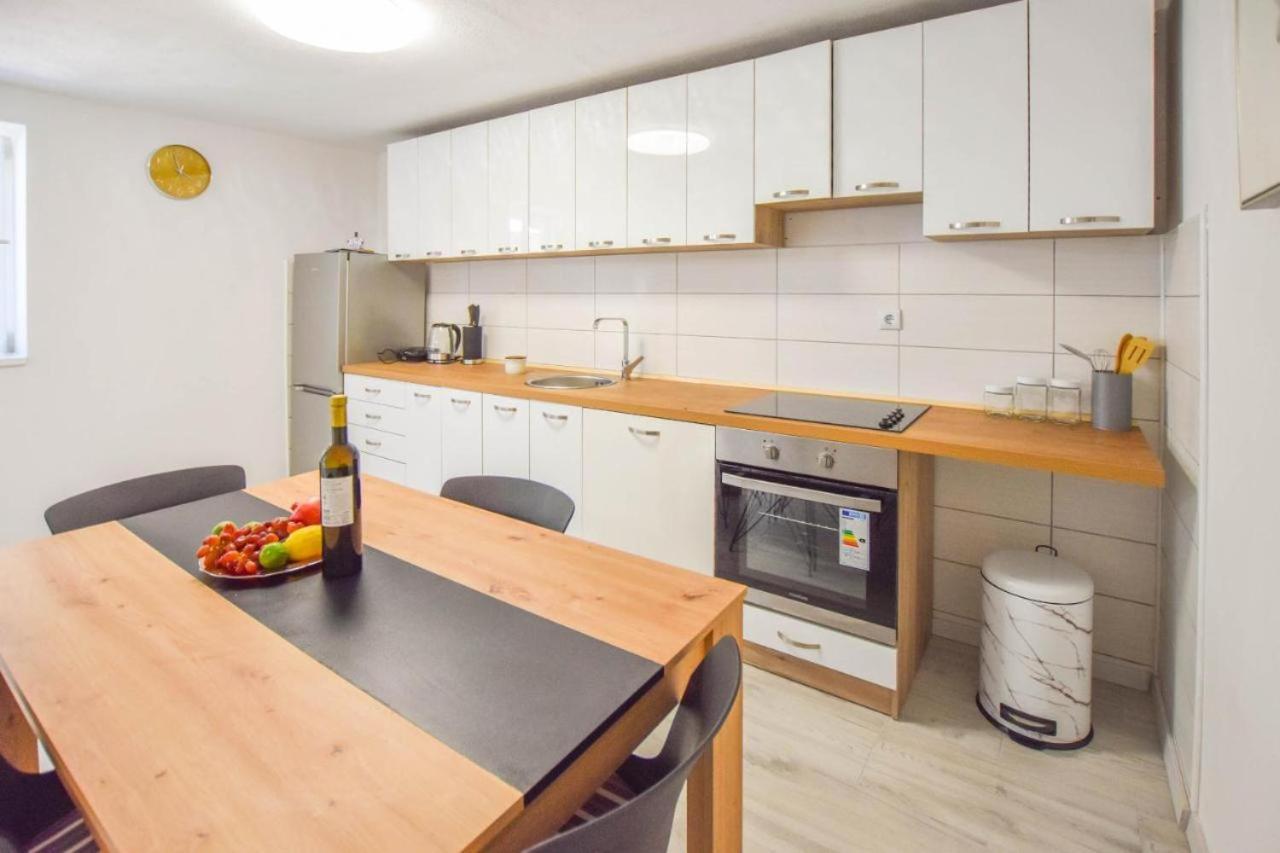 Suite Apartment Toni Poljana  المظهر الخارجي الصورة